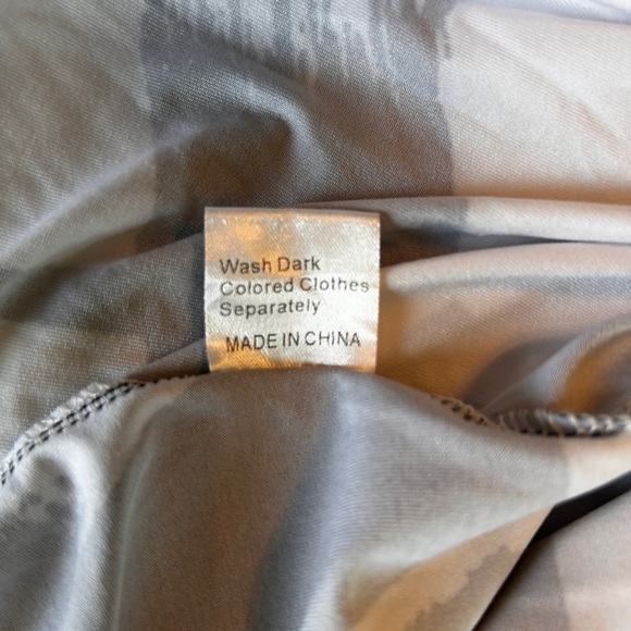 SHEIN Women’s Tank Top In Black & White Abstract Color Pattern Size 20W is NWOT. - Picture 10 of 10